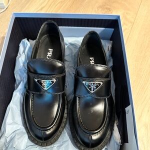 Women’s 36 Prada Loafer
